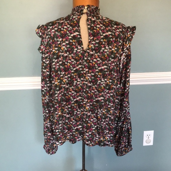 Draper James diary floral smocked blouse. Keyhole back. 2X prairie cottagecore - Picture 7 of 9